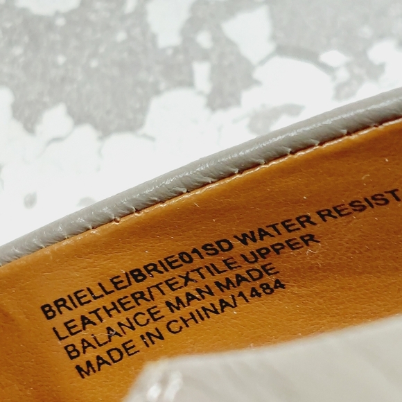 New Blondo Briellle Grey Leather Waterproof Square Toe Flats C646 - Picture 11 of 14